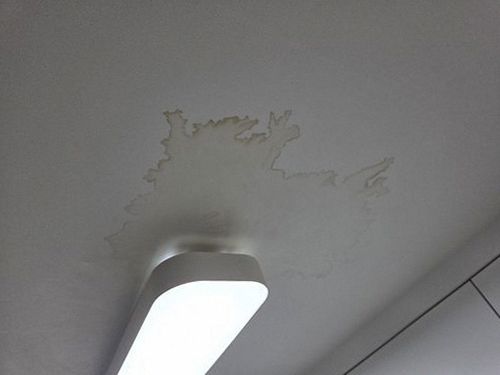 누수탐지 거실 벽면 얼룩과 계량기 확인 항목을 정리한 점검 메모