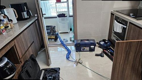 대전 중구 누수탐지 벽지 모서리에 번진 누런 얼룩