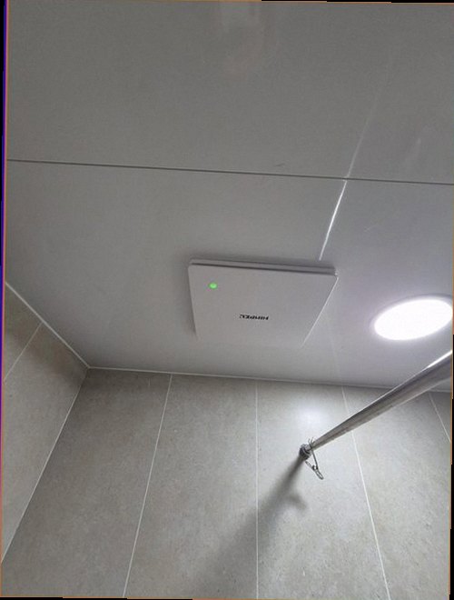 해운대구 누수탐지 배관 누수 여부를 점검하는 계량기와 실내 벽면