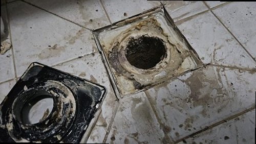 금정구 누수탐지 선두구동 빌라 4층 화장실 변기 주변 시공 후기 사진