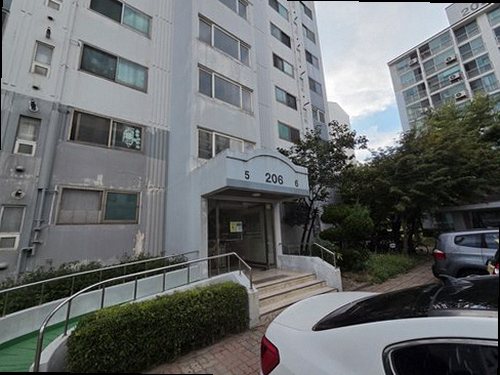 부산 남구 누수탐지 누수 흔적의 위치와 크기를 살피는 점검 장면
