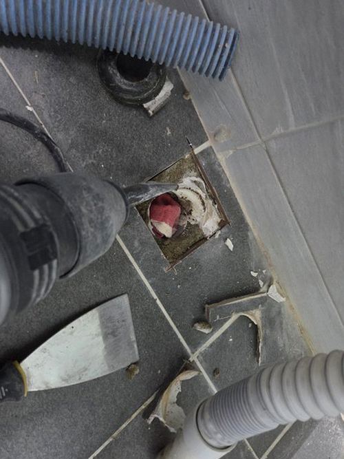 부산 서구 누수탐지 토성동 빌라 2층 화장실 벽면 시공 후기 사진