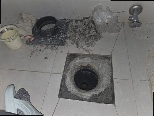 해운대구 누수탐지 재송동 상가 2층 화장실 벽면 시공 후기 사진