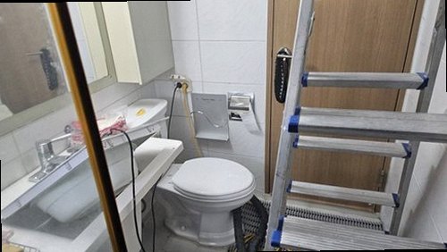 누수탐지 수도계량기와 화장실 주변 누수 점검 장면