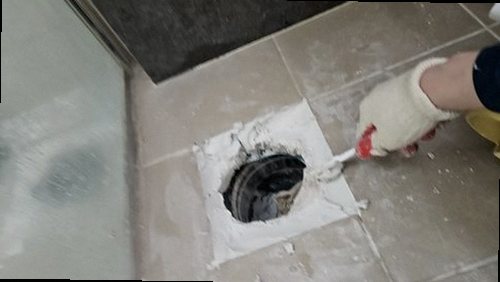 대덕구 누수탐지 장동 빌라 1층 현관과 욕실 사이 시공 후기 사진
