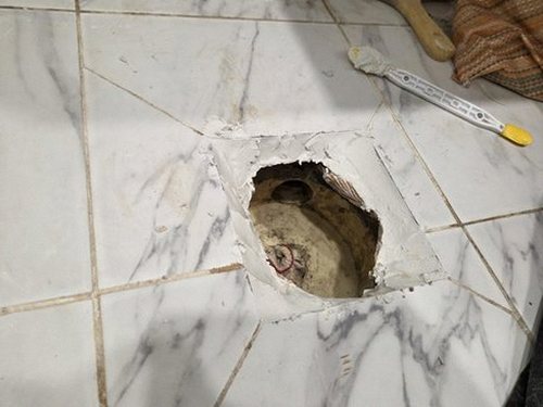 누수탐지 송촌동 누수탐지로 찾아낸 벽 속 숨은 배관 누수 흔적