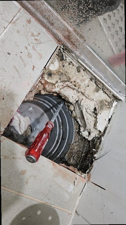 부산 북구 누수탐지 구포동 상가건물 1층 천장 안쪽 시공 후기 사진