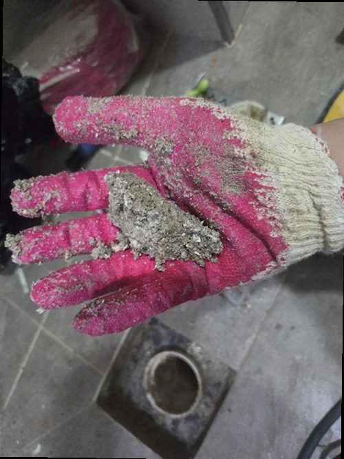 청주시 흥덕구 누수탐지 복대동 빌라 1층 욕실 욕조 아래 시공 후기 사진