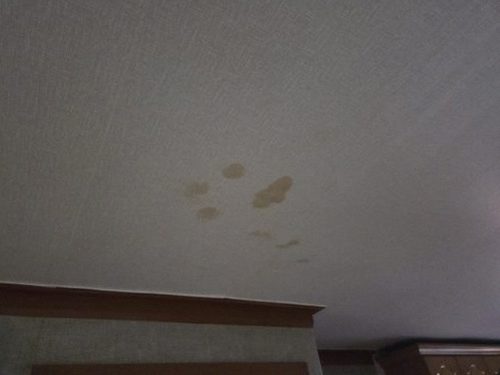 누수탐지 건물 내부 배관 점검 장면