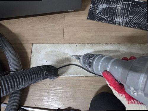 누수탐지 누수 원인 보수와 건조 후 깨끗하게 회복된 거실 천장과 벽면