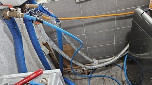 누수탐지 배관 압력과 누수 탐지 신호를 확인하는 점검 과정