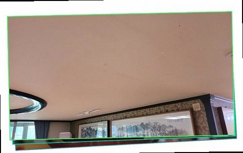 효행구 누수탐지 욕실 벽면과 바닥 가장자리의 누수 흔적을 확인하는 현장