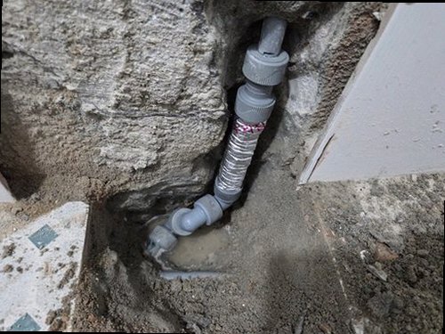부산 중구 누수탐지 대청동 단독주택 2층 계단 벽면 시공 후기 사진