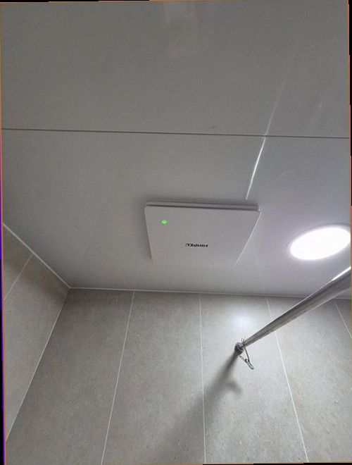은평구 누수탐지 화장실 벽면과 배관 주변의 누수 흔적을 확인하는 현장
