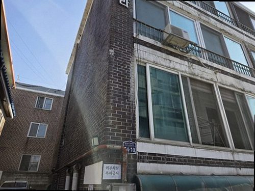 세종시 누수탐지 벽면 얼룩과 배관 경로를 맞춰 보는 점검 장면
