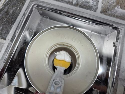 누수탐지 소정면 누수탐지 빌라 싱크대 뒤편 숨은 도배 변색 신호