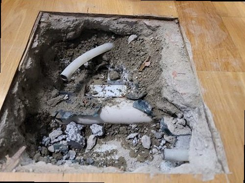 누수탐지 욕실 인접 천장에 나타난 얼룩과 벽체 습기