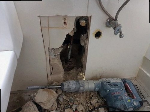 동작구 누수탐지 천장 누수 흔적과 수도계량기 별침을 확인하는 현장