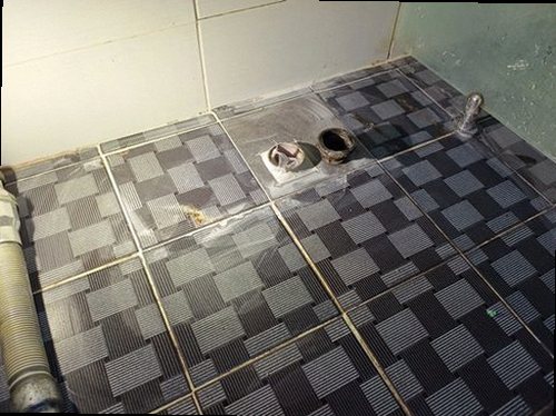 마포구 누수탐지 보일러와 난방 분배기 배관을 확인하는 현장 모습