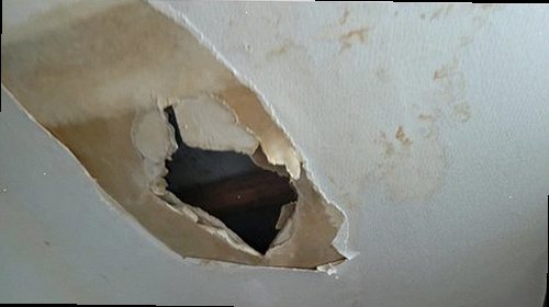성북구 누수탐지 압력 게이지와 청음 장비를 활용해 배관 상태를 분석하는 과정