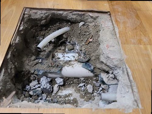 송파구 누수탐지 욕실 주변 벽체와 천장의 수분 상태를 점검하는 현장