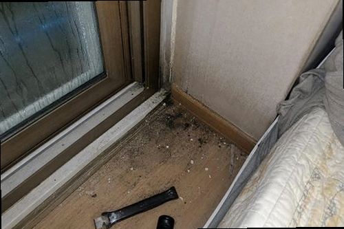 양천구 누수탐지 천장 누수 흔적과 주변 배관을 확인하는 현장 모습