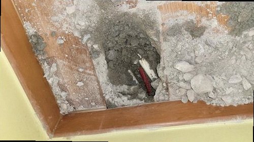 종로구 누수탐지 벽면 곰팡이 얼룩과 천장 누수 흔적을 확인하는 현장