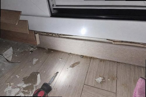 서대문구 누수탐지 천장 얼룩과 바닥 마감재 변색이 나타난 누수 현장