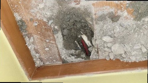 서대문구 누수탐지 천장에 번진 물자국과 벽면 습기 흔적