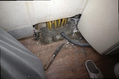 광주 누수탐지 욕실 천장 물자국과 배관 누수 흔적을 확인하는 현장
