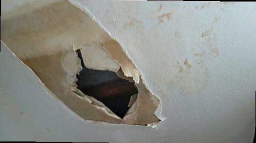 시흥 누수탐지 아래층 욕실 천장에 발생한 누수 얼룩과 점검 현장