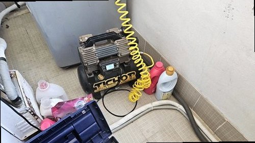 여주 누수탐지 베란다 천장 얼룩과 창틀 주변 누수 흔적을 확인하는 현장