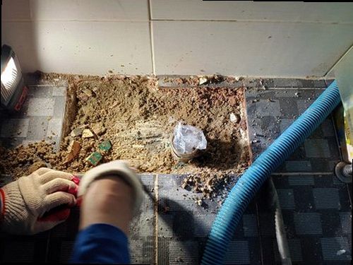 평택 누수탐지 수도계량기 별침과 보일러 배관을 확인하는 현장