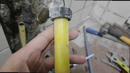 장안구 누수탐지 천장 누수 흔적과 계량기 별침을 확인하는 현장
