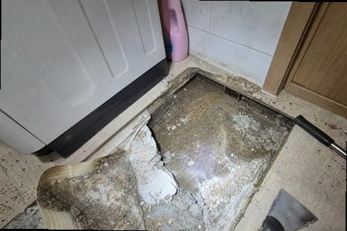팔달구 누수탐지 수도계량기와 건물 내부 배관 구조를 보여주는 누수 점검 이미지