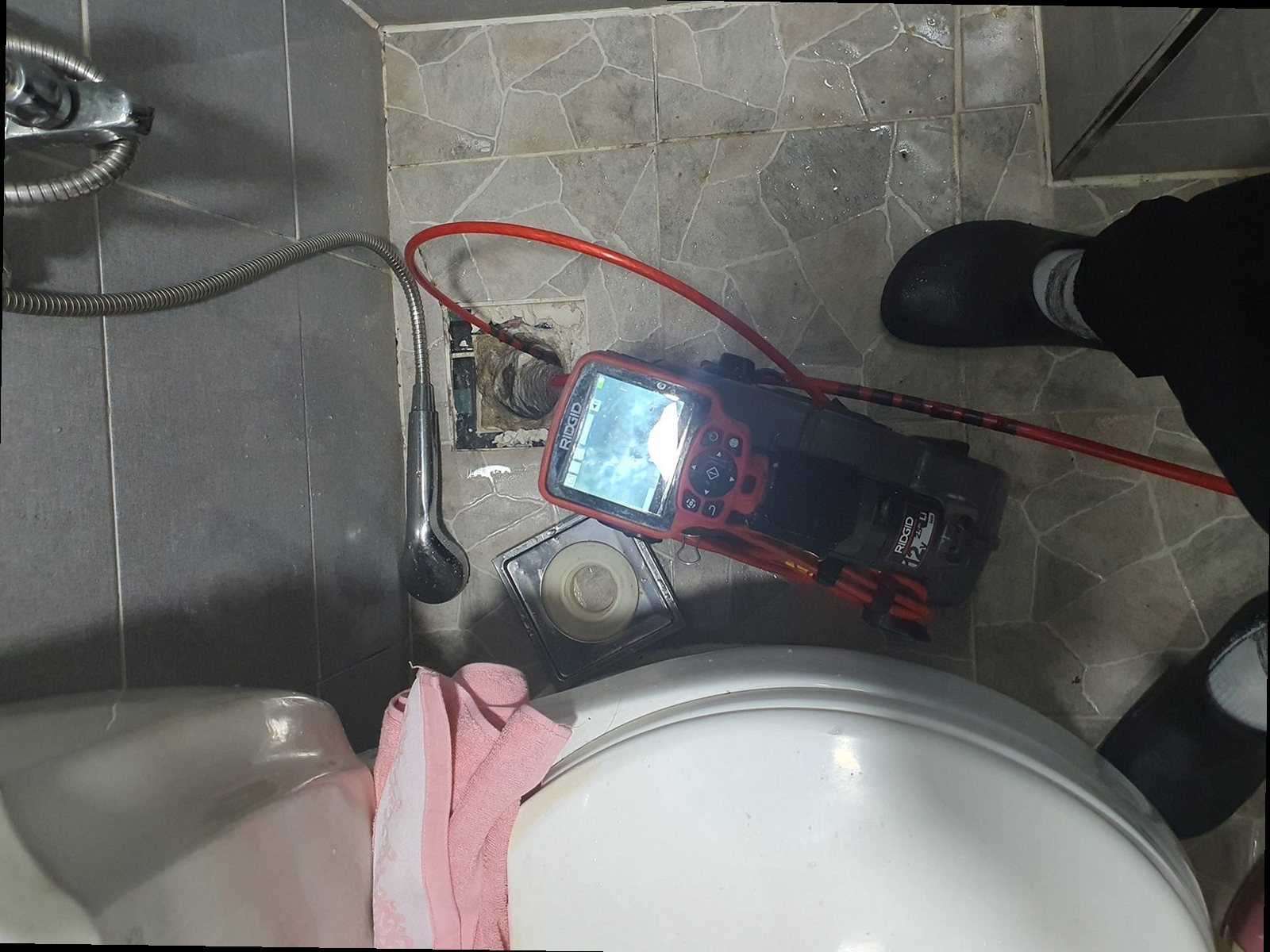 서대문구 하수구막힘 배수 상태를 확인하는 현장 점검 장면