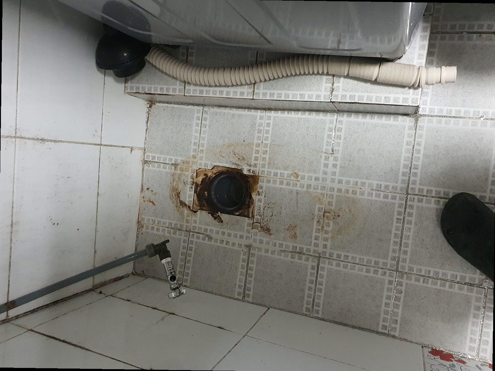 덕양구 하수구막힘 배관 내부 오염 상태를 확인하는 내시경 점검 장면