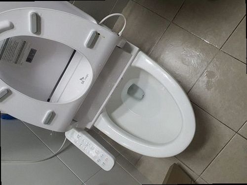 하수구막힘 배관 내부를 확인하는 내시경 점검 장면
