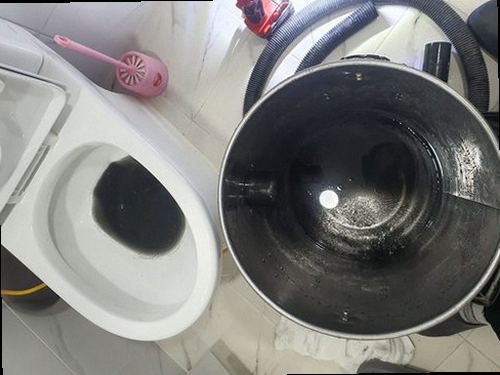 하수구막힘 배관 내부 오염 상태를 확인하는 내시경 점검 장면