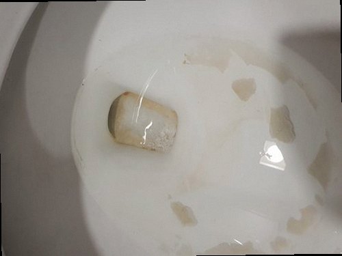 하수구막힘 배수 상태와 배관 점검을 확인하는 현장 이미지