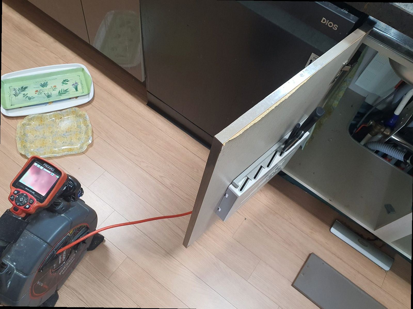 서초구 하수구막힘 세면대 배수 상태와 배관 점검을 비교해 보는 안내 이미지